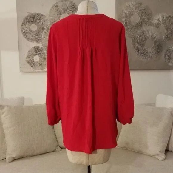 Gibson Back Pleat Blouse - size XL in Red - Picture 6 of 11